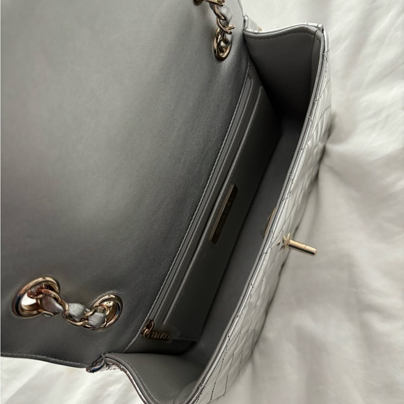 NWT 🖤 CHANEL 24C Silver Mirrored Metallic Medium Star Charm Flap Bag - Picture 13 of 16